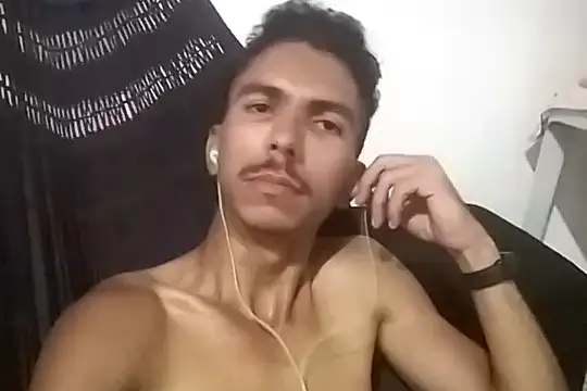 MagrinhoSaradoo online show from March 11, 2025, 9:59 pm