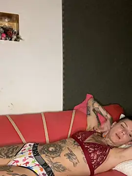 Izy cute  online show from March 21, 2025, 8:06 am