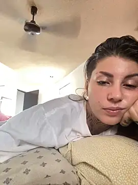 Izy cute  online show from October 5, 2025, 6:06 pm