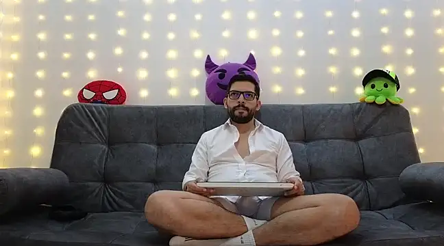 Snapshot of ErickBrant chatting on January 23, 2025, 12:04 am ErickBrant online show from January 23, 2025, 12:04 am