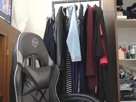 loirascorpio online show from January 16, 2025, 5:33 pm