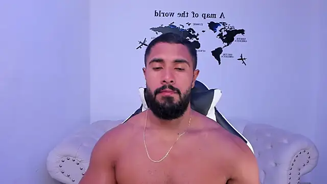 Snapshot of Santiago_huntt chatting on September 19, 2025, 8:42 pm Santiago huntt online show from September 19, 2025, 8:42 pm