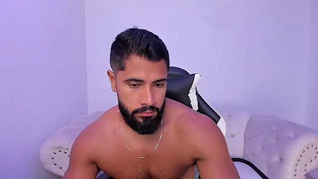 Snapshot of Santiago_huntt chatting on December 4, 2025, 12:58 pm Santiago huntt online show from December 4, 2025, 12:58 pm