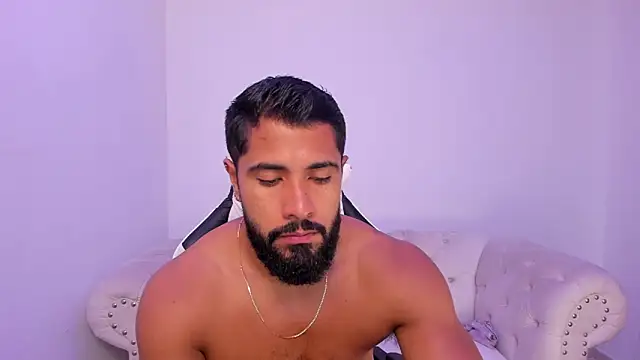 Snapshot of Santiago_huntt chatting on December 20, 2025, 12:56 pm Santiago huntt online show from December 20, 2025, 12:56 pm