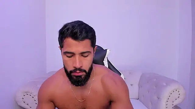 Snapshot of Santiago_huntt chatting on December 22, 2025, 12:57 pm Santiago huntt online show from December 22, 2025, 12:57 pm