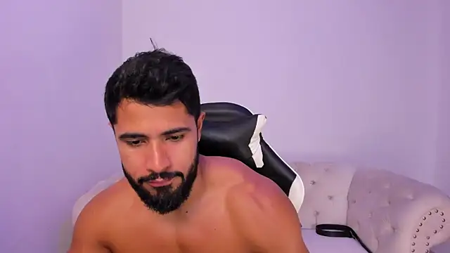 Snapshot of Santiago_huntt chatting on February 17, 2026, 9:54 pm Santiago huntt online show from February 17, 2026, 9:54 pm