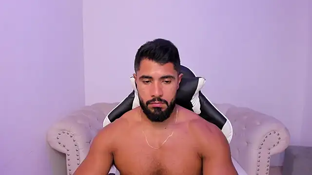 Snapshot of Santiago_huntt chatting on February 23, 2026, 8:28 pm Santiago huntt online show from February 23, 2026, 8:28 pm