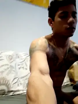 Snapshot of Mikeherz777 chatting on January 8, 2025, 9:32 am Mikeherz777 online show from January 8, 2025, 9:32 am