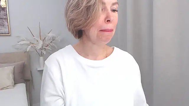 AnnyUBright online show from January 12, 2025, 1:37 pm