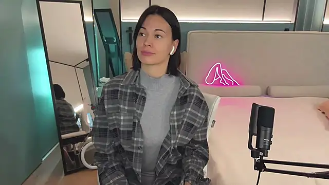 milakuni online show from February 26, 2025, 6:21 pm