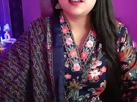 Snapshot of Mitikaa chatting on September 25, 2025, 2:21 pm Mitikaa online show from September 25, 2025, 2:21 pm