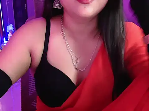 Snapshot of Mitikaa chatting on September 26, 2025, 2:10 pm Mitikaa online show from September 26, 2025, 2:10 pm