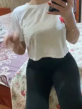 Snapshot of Maya_mimi chatting on January 27, 2025, 4:33 pm Maya mimi online show from January 27, 2025, 4:33 pm