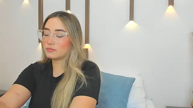 antonella cutie  online show from March 15, 2025, 11:51 am