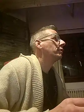 Snapshot of dimitrimarek chatting on February 10, 2025, 1:03 am dimitrimarek online show from February 10, 2025, 1:03 am