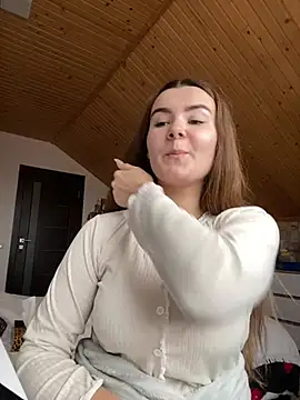 mewKate online show from March 16, 2025, 1:17 pm