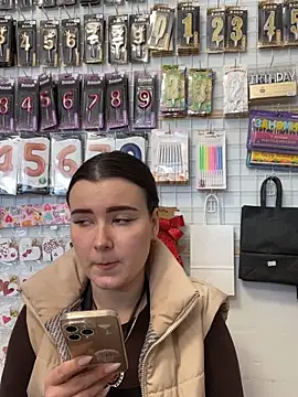 mewKate online show from April 14, 2026, 8:09 am