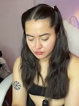 Camila pinkk online show from June 5, 2026, 2:01 pm