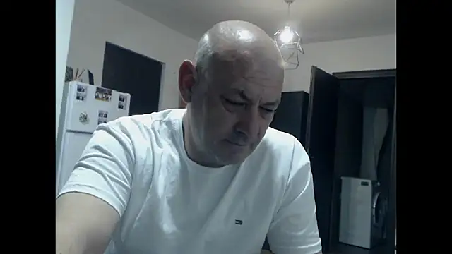 adryanyou46 online show from April 24, 2026, 7:38 pm