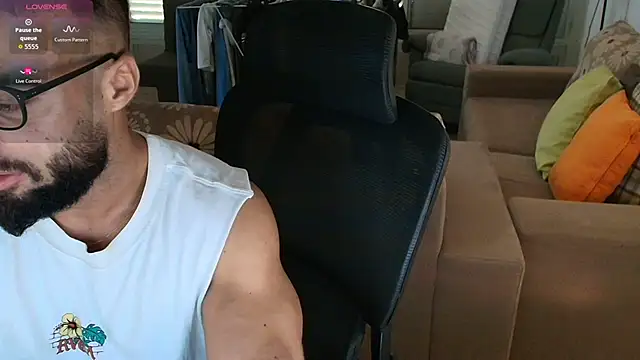 todddantes25 online show from April 18, 2026, 4:49 am