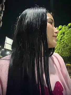 the queen of street online show from April 17, 2026, 4:26 am