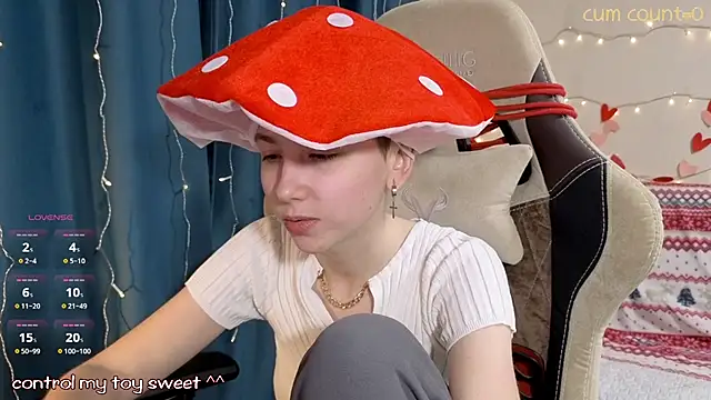 Snapshot of Aurora_First chatting on February 13, 2026, 6:48 pm Aurora First online show from February 13, 2026, 6:48 pm