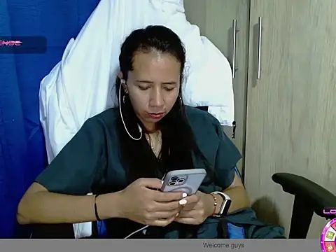 Snapshot of Danielagomez33 chatting on March 22, 2026, 12:47 am Danielagomez33 online show from March 22, 2026, 12:47 am