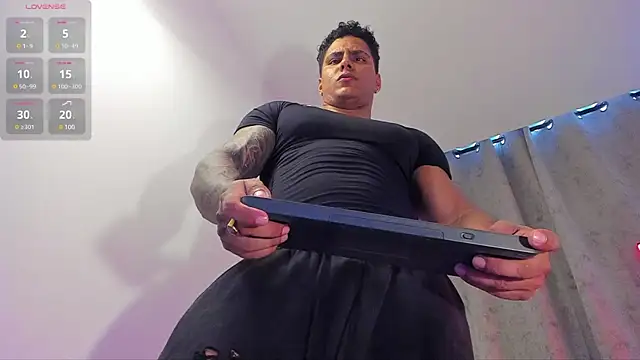 Maximoscott online show from January 26, 2025, 7:52 pm