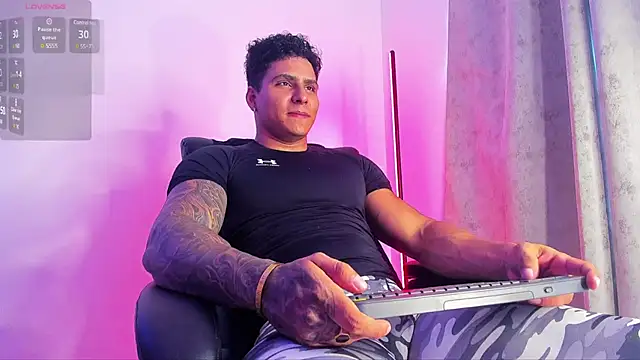 Maximoscott online show from February 26, 2025, 5:50 pm