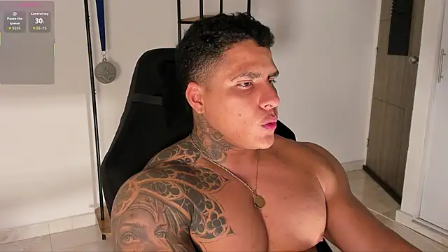 Maximoscott online show from September 15, 2025, 11:38 pm