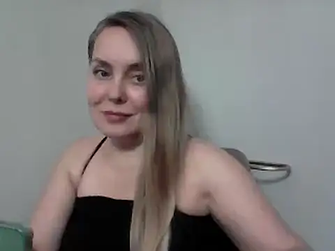 Snapshot of Lolawhite8 chatting on March 12, 2025, 5:02 am Lolawhite8 online show from March 12, 2025, 5:02 am