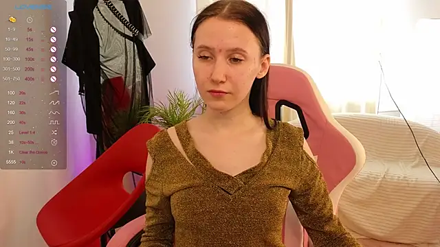 mon lola online show from February 22, 2025, 7:01 am