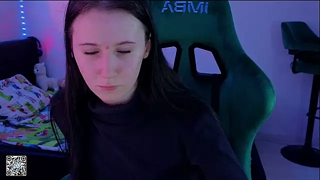 mon lola online show from March 12, 2025, 2:45 pm