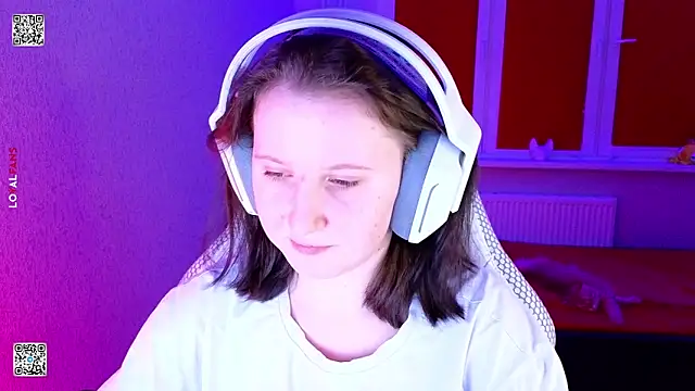 Snapshot of mon_lola chatting on January 31, 2026, 7:11 pm mon lola online show from January 31, 2026, 7:11 pm