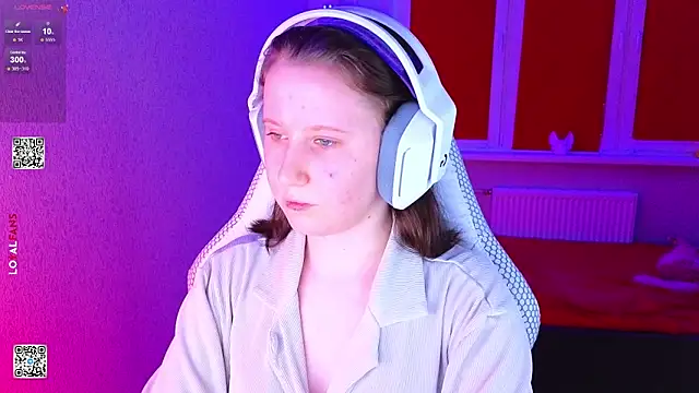 Snapshot of mon_lola chatting on February 17, 2026, 3:40 pm mon lola online show from February 17, 2026, 3:40 pm