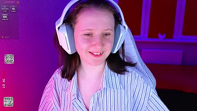 Snapshot of mon_lola chatting on February 28, 2026, 7:37 pm mon lola online show from February 28, 2026, 7:37 pm