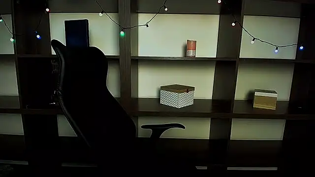 Lexi Jous online show from February 10, 2025, 12:50 pm