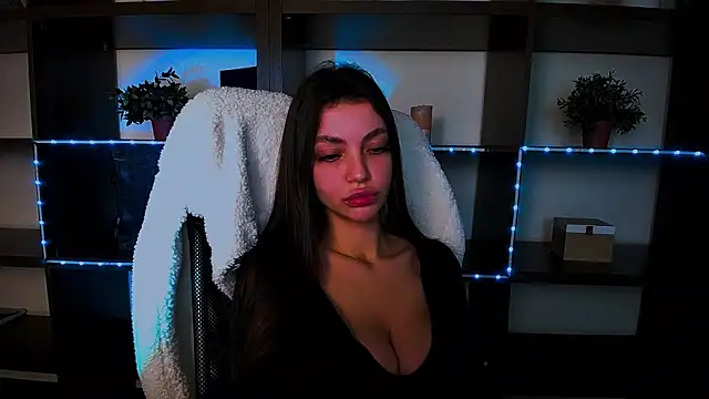 Lexi Jous online show from March 17, 2025, 4:11 pm