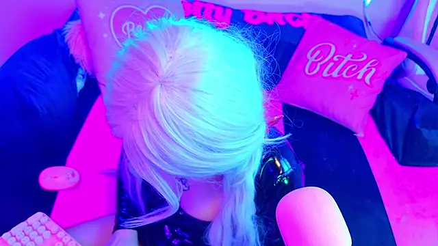 LaytonBox online show from March 16, 2025, 6:09 am