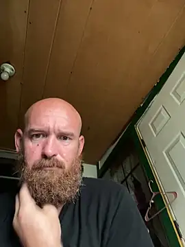 Snapshot of 32XRedBeard chatting on October 26, 2025, 12:44 pm 32XRedBeard online show from October 26, 2025, 12:44 pm