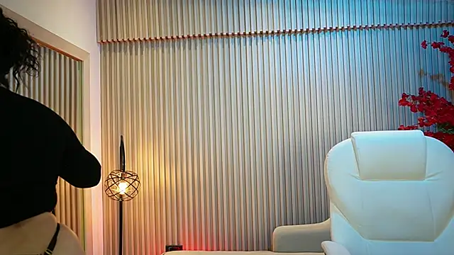 Emma Walkerr  online show from September 24, 2025, 7:06 pm