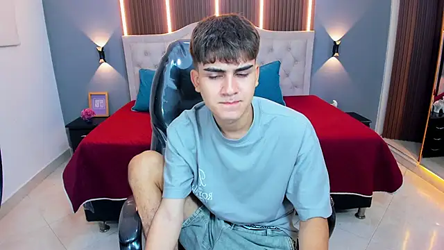 Tommy18   online show from February 10, 2026, 3:32 am