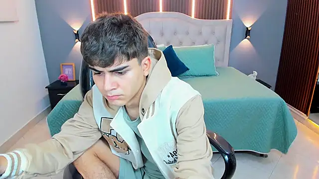 Tommy18   online show from February 17, 2026, 3:36 am