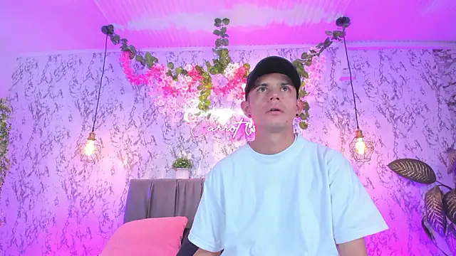 Snapshot of Bonny_and_carrot chatting on February 9, 2026, 7:07 pm Bonny and carrot online show from February 9, 2026, 7:07 pm