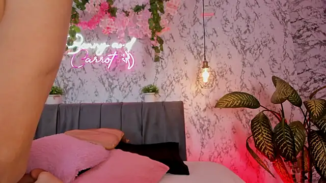 Snapshot of Bonny_and_carrot chatting on February 21, 2026, 7:26 pm Bonny and carrot online show from February 21, 2026, 7:26 pm