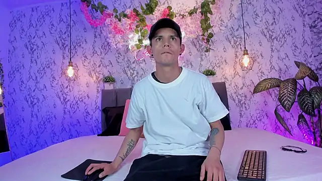 Snapshot of Bonny_and_carrot chatting on February 26, 2026, 7:13 pm Bonny and carrot online show from February 26, 2026, 7:13 pm