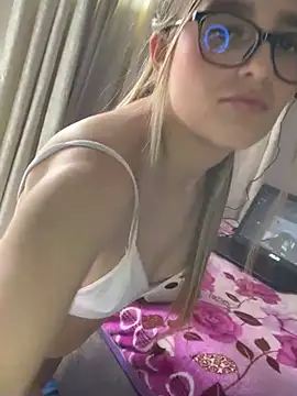 LunaShine  online show from February 16, 2025, 6:21 pm