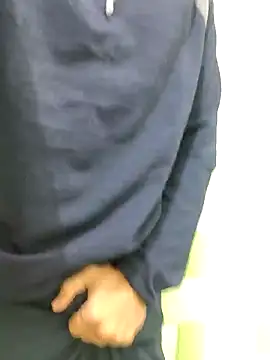 TOPMOON001 online show from January 7, 2025, 7:49 pm