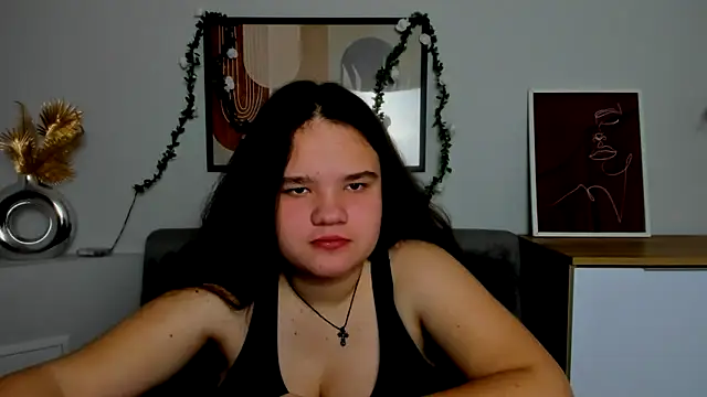 AdeleCruz online show from February 14, 2025, 1:29 pm