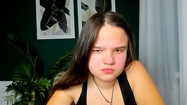 AdeleCruz online show from February 20, 2026, 1:11 pm